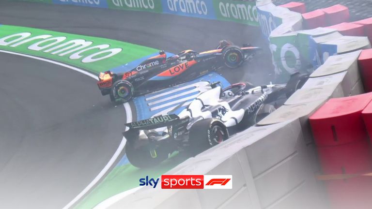Piastri and Ricciardo crash!