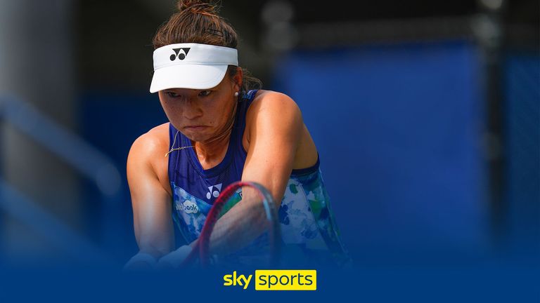 Martina Navratilova and Tim Henman reflected on Lily Miyazaki&#39;s first Grand Slam tournament, which saw him eliminated in straight sets by Belinda Bencic.