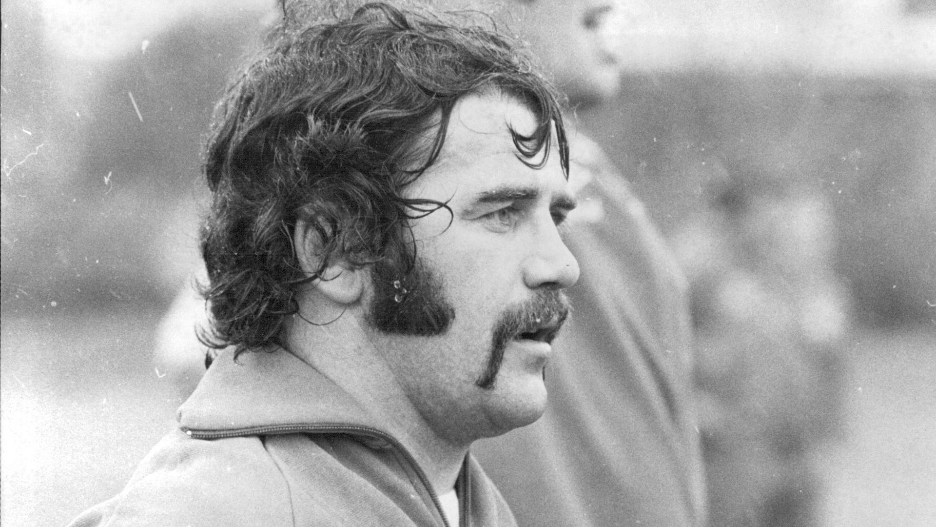 Rugby codes unite with tributes for 'legend' Watkins