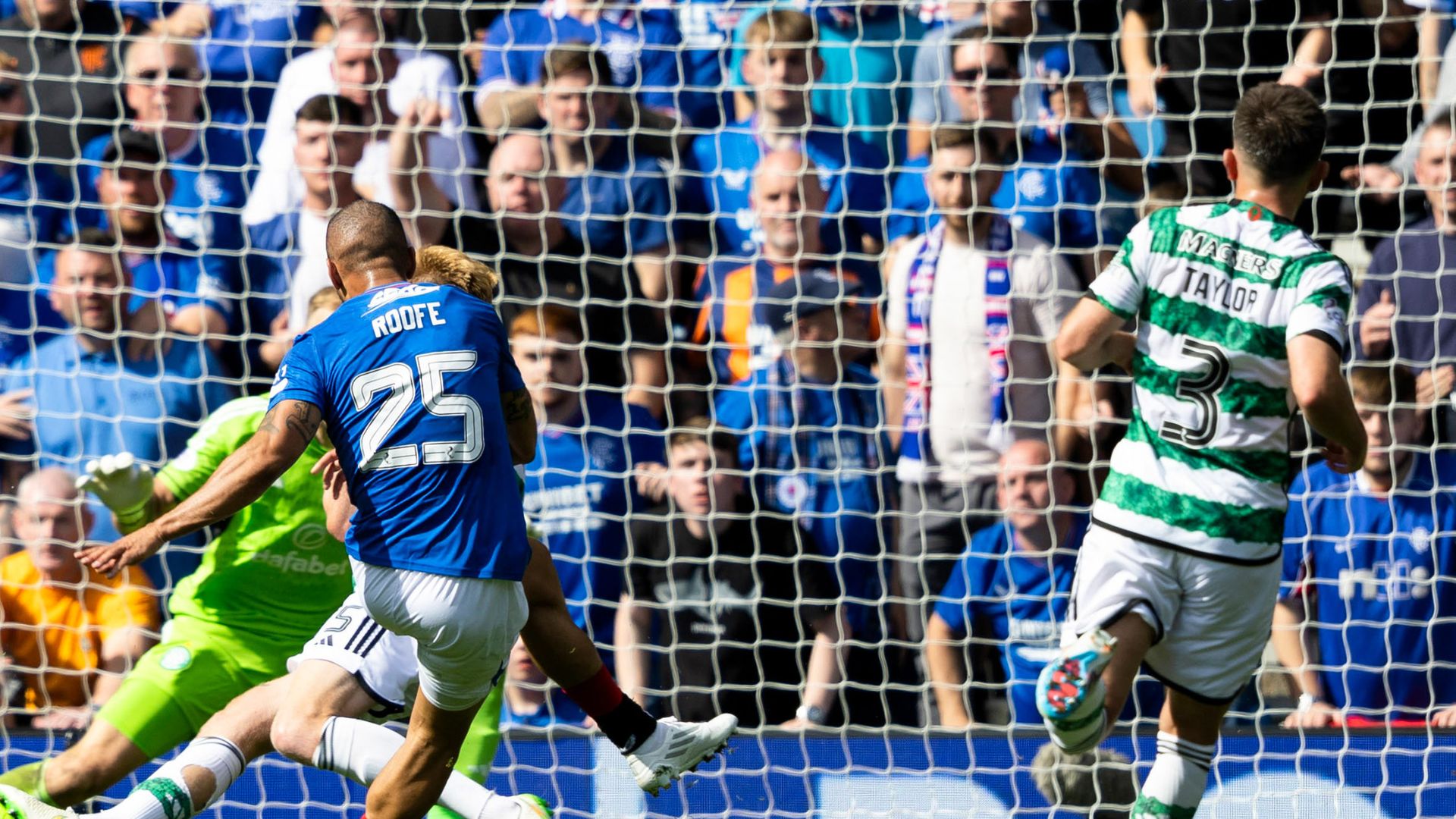 Ref Watch: 'No foul' before Roofe goal | Rangers seek clarity on VAR call