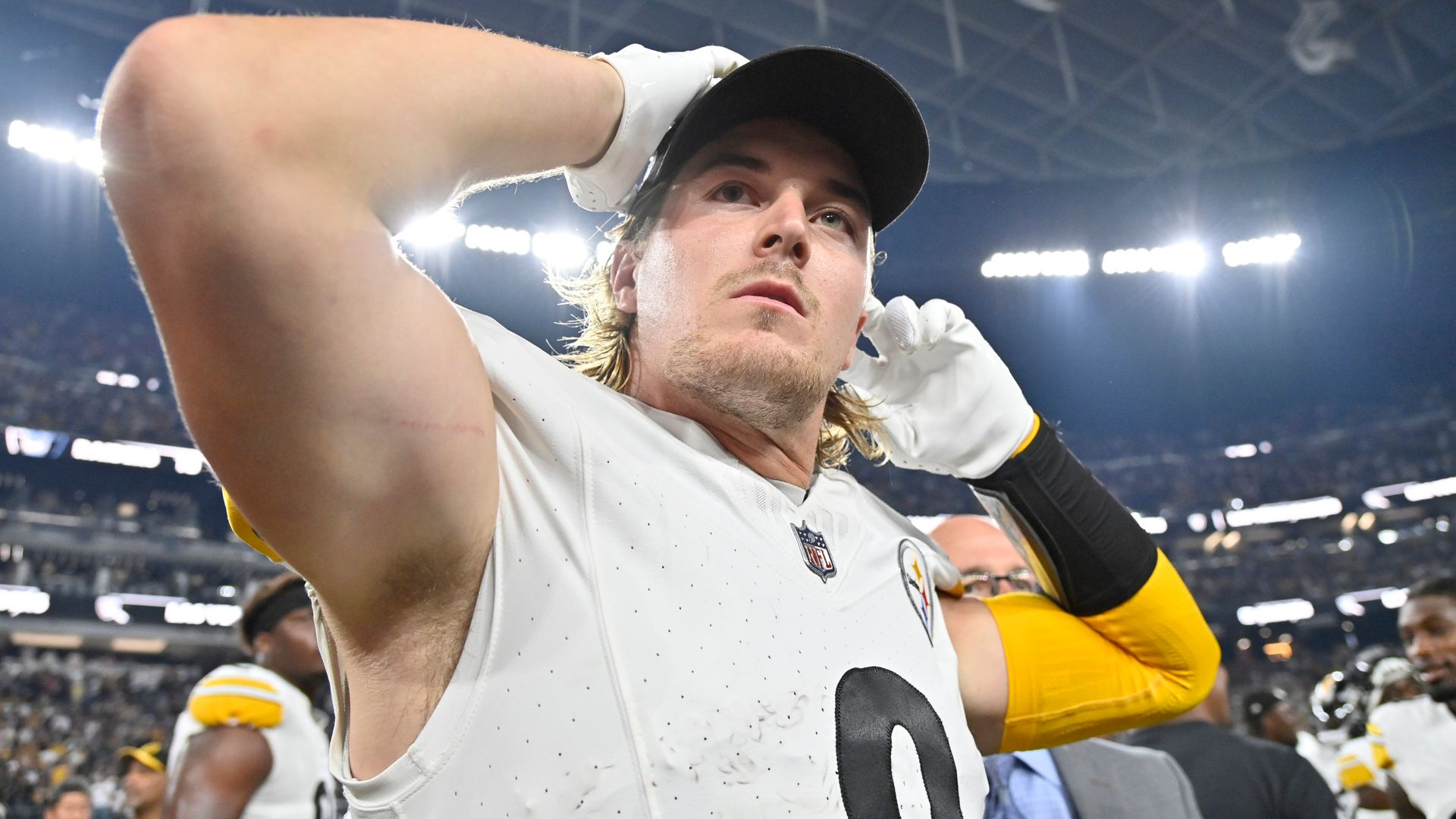 Pickett passes for two touchdowns as Steelers hold off late Raiders fightback