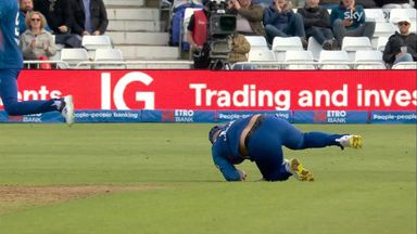 'A flying Ben Duckett!' | Scrimshaw picks up second wicket