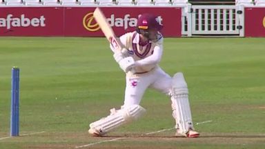 'A chunk of his bat has come off!' | Goldsworthy survives bizarre dismissal