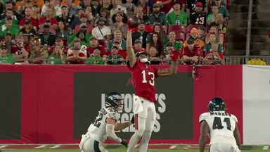 'What a catch!' | Evans makes spectacular one-handed grab 