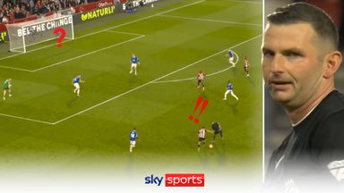 'He should send himself off!' | Is this the worst refereeing mistake of the weekend?