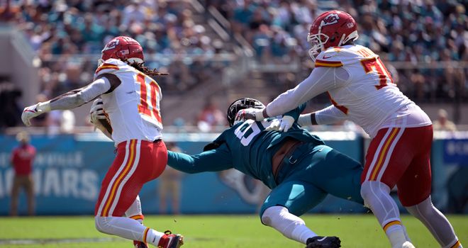 Chiefs' Mahomes hurts ankle, returns for 2nd half vs. Jags – The Denver Post