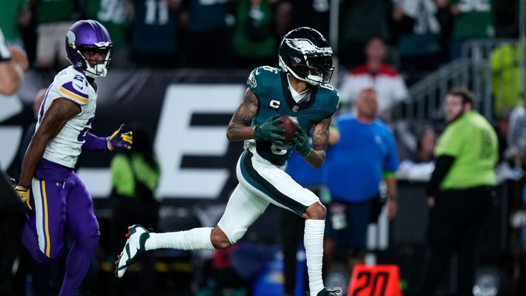 DeVonta Smith coming up 'big-time' for the Eagles 