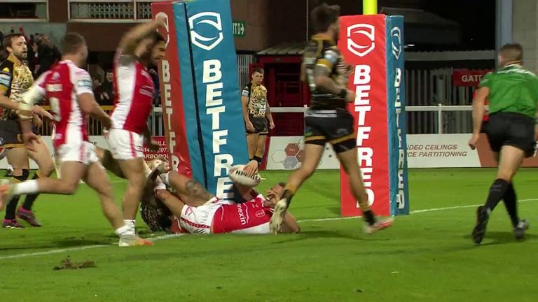 Jack Walker goes over to break the deadlock and claim the first try for Hull KR against the Leigh Leopards in the Super League.
