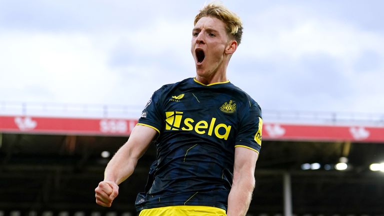 Newcastle United's Anthony Gordon celebrates scoring their side's fifth goal of the game