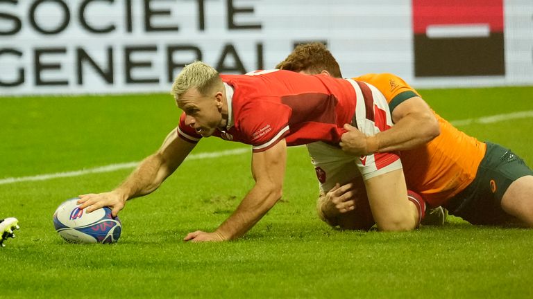 Wales scrum-half Gareth Davies scored the opening try in just the third minute 