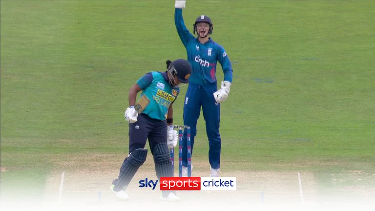 England take massive wicket of Chamari Athapaththu!