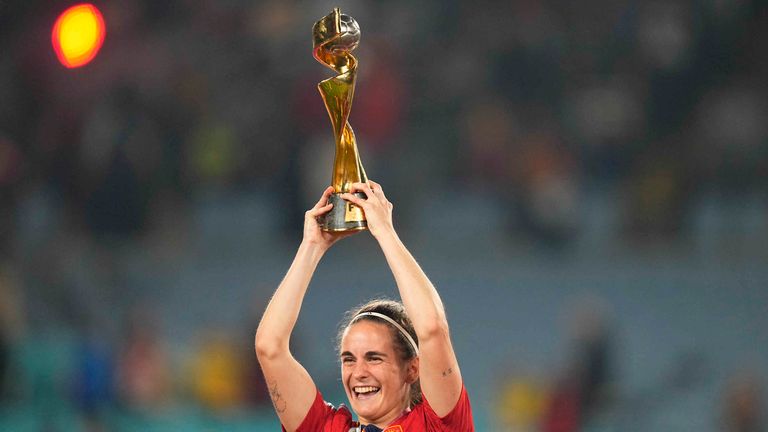 Manchester United Women sign World Cup winner Irene Guerrero on deadline  day