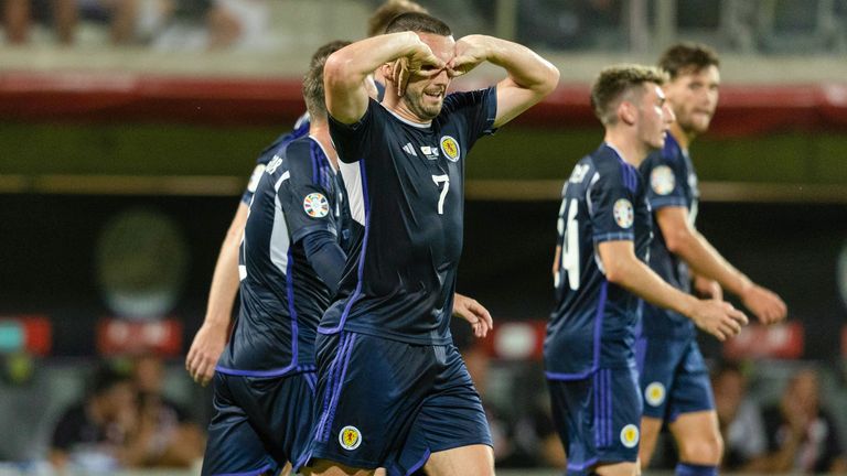 Джон Макгинн забил третий гол Шотландии в Ларнаке