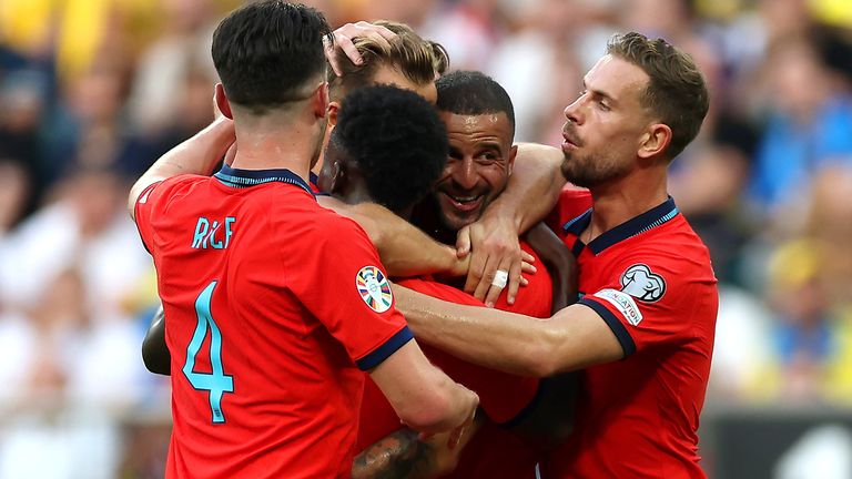 Kyle Walker celebrates his equaliser