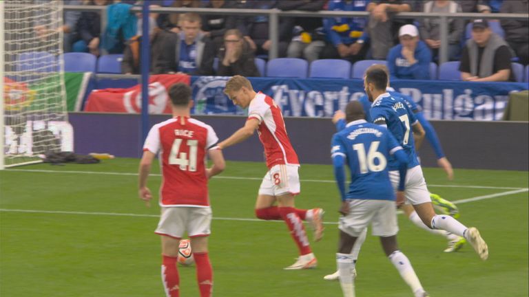 Odegaard shoots for Arsenal vs Everton