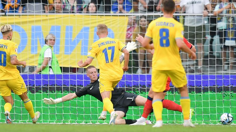 Oleksandr Zinchenko puts Ukraine ahead