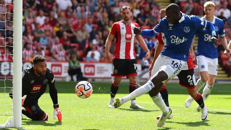 Abdoulaye Doucoure gives Everton the lead against Sheffield United