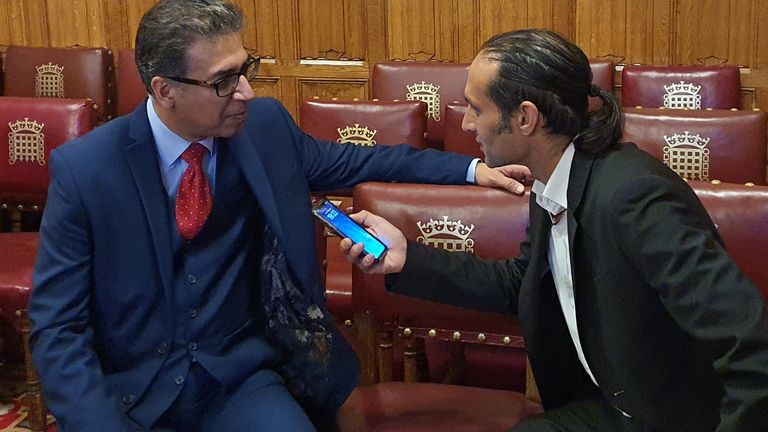 Raj Athwal ประธาน Odisha FC พูดคุยกับ Dev Trehan ของ Sky Sports News ที่ House of Lords