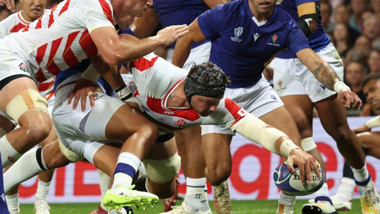 Pieter Labuschagne of Japan scores an opening try during the Rugby World Cup Pool D match between Japan and Samoa at the Stadium de Toulouse, Toulouse, France on Sept. 28, 2023. ( The Yomiuri Shimbun via AP Images )