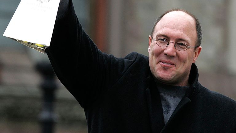 Scott Pioli during the Patriots' Super Bowl parade in 2005 during his time as Vice President of Player Personnel 