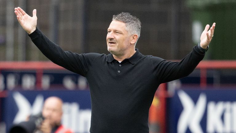 DUNDEE, SCOTLAND - SEPTEMBER 23: Dundee manager Tony Docherty during a cinch Premiership match between Dundee and Kilmarnock at the Kilmac Stadium, on September 23, 2023, in Dundee, Scotland. (Photo by Mark Scates / SNS Group)