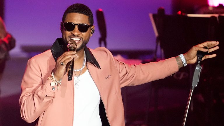 Usher said headlining Super Bowl is an honour