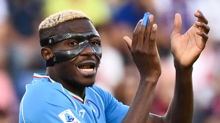 Napoli&#39;s Victor Osimhen reacts during the Italian Serie A soccer match between Bologna and Napoli, at the Renato Dall&#39;Ara stadium in Bologna, Italy, Sunday, Sept. 24, 2023. (Massimo Paolone/LaPresse via AP)