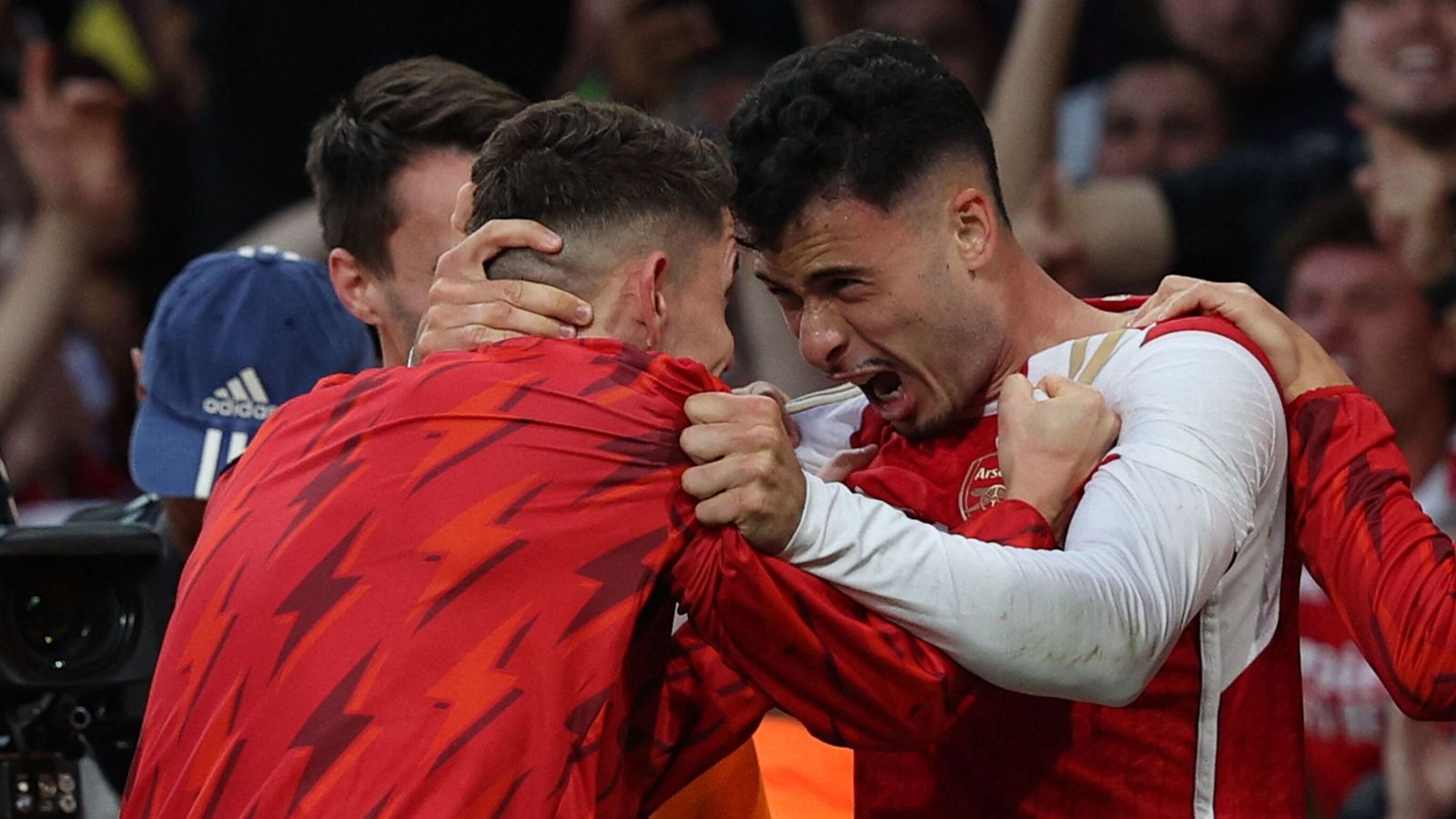 Gabriel Martinelli faz gol no fim, Arsenal vence Manchester City e encerra  tabu