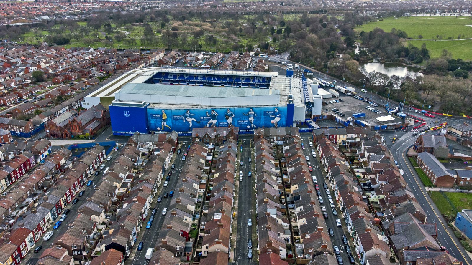 Goodison Park's last Merseyside derby: Emotions running high as Everton ...