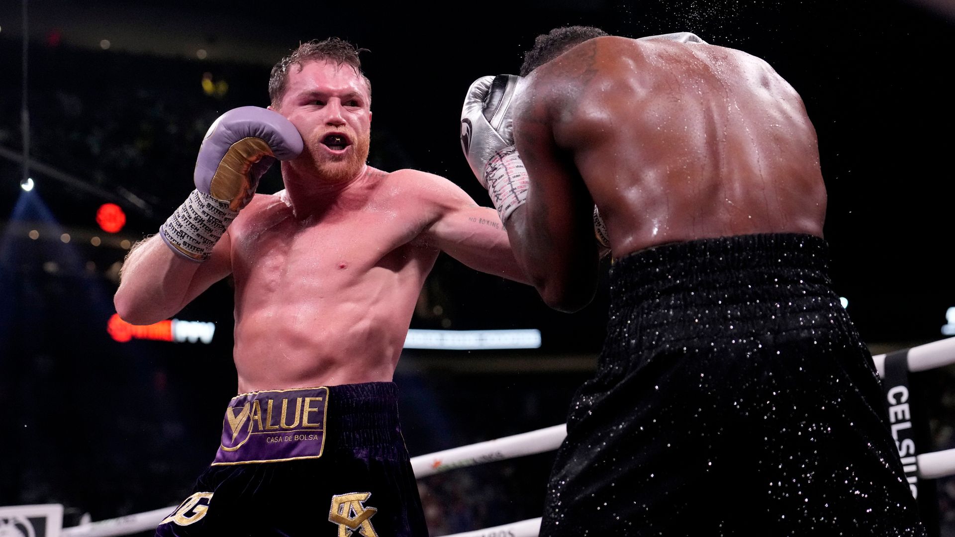 Alvarez dominates Charlo for unanimous decision win in Las Vegas