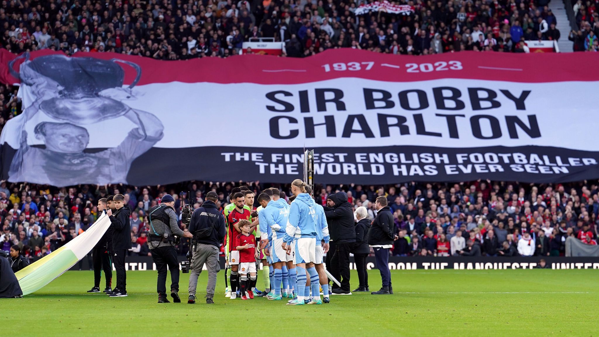 Sir Bobby Charlton: Man Utd And England Legend Died After Accidental ...