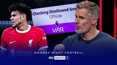'They panicked and froze!' | Carra incredulous at Diaz disallowed goal