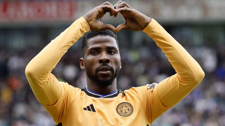 Kelechi Iheanacho celebrates after extending Leicester&#39;s lead against Blackburn from the penalty spot