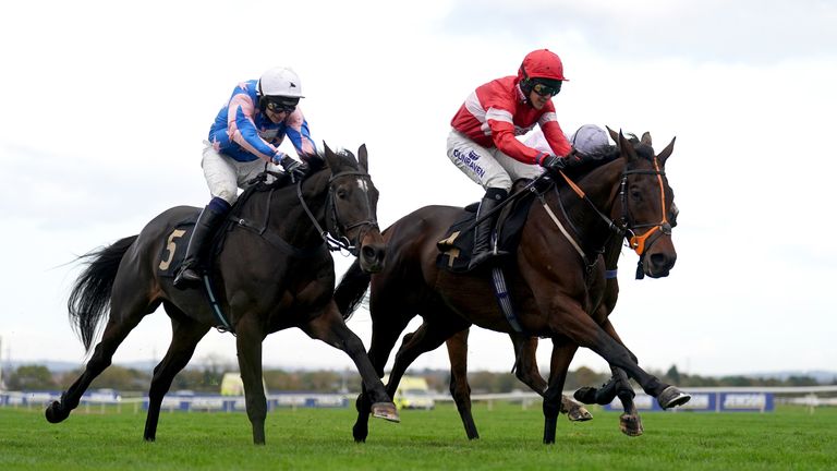 Crambo powers through to victory at Aintree under Connor Brace