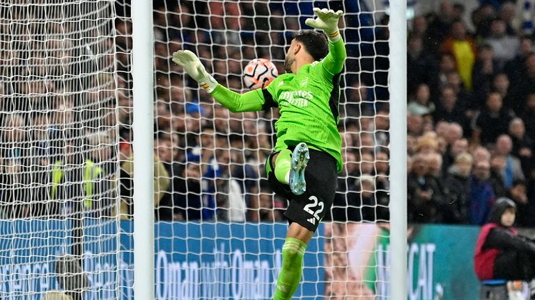 David Raya was caught out by Mykhailo Mudryk's cross for Chelsea second goal