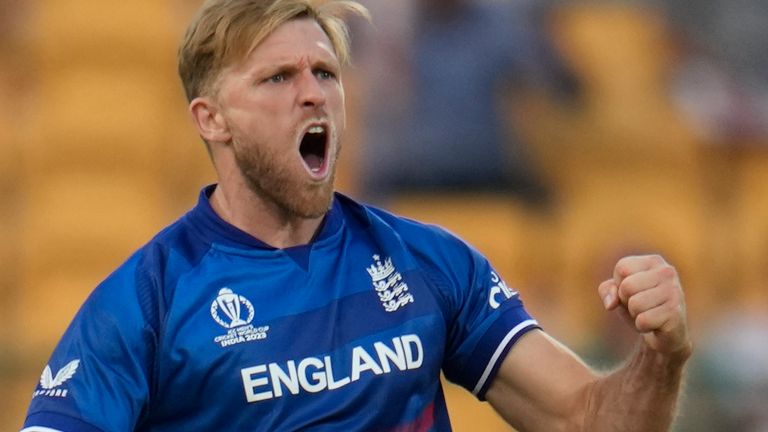 England&#39;s David Willey celebrates the wicket of Sri Lanka&#39;s Kusal Perera during the ICC Men&#39;s Cricket World Cup match between England and Sri Lanka in Bengaluru, India, Thursday, Oct. 26, 2023. (AP Photo/Aijaz Rahi)