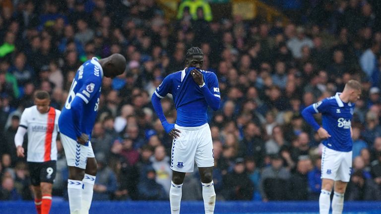 Everton&#39;s Amadou Onana dejected following Luton Town&#39;s Carlton Morris&#39; (not pictured) second goal of the game during the Premier League match at Goodison Park, Liverpool. Picture date: Saturday September 30, 2023.