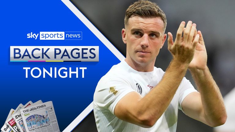 England&#39;s George Ford applauds fans at the end of the Rugby World Cup Pool D match between England and Chile at the Stade Pierre Mauroy in Villeneuve-d&#39;Ascq, outside Lille, Saturday, Sept. 23, 2023. (AP Photo/Themba Hadebe)