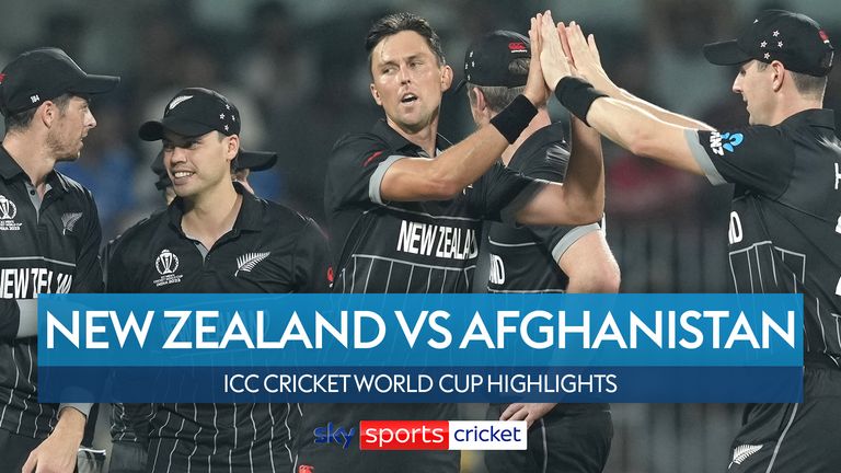 New Zealand&#39;s Trent Boult celebrates the dismissal of Afghanistan&#39;s Azmatullah Omarzai during the ICC Cricket World Cup