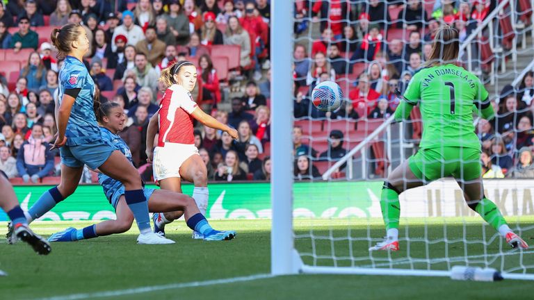 Katie McCabe equalises for Arsenal against Aston Villa