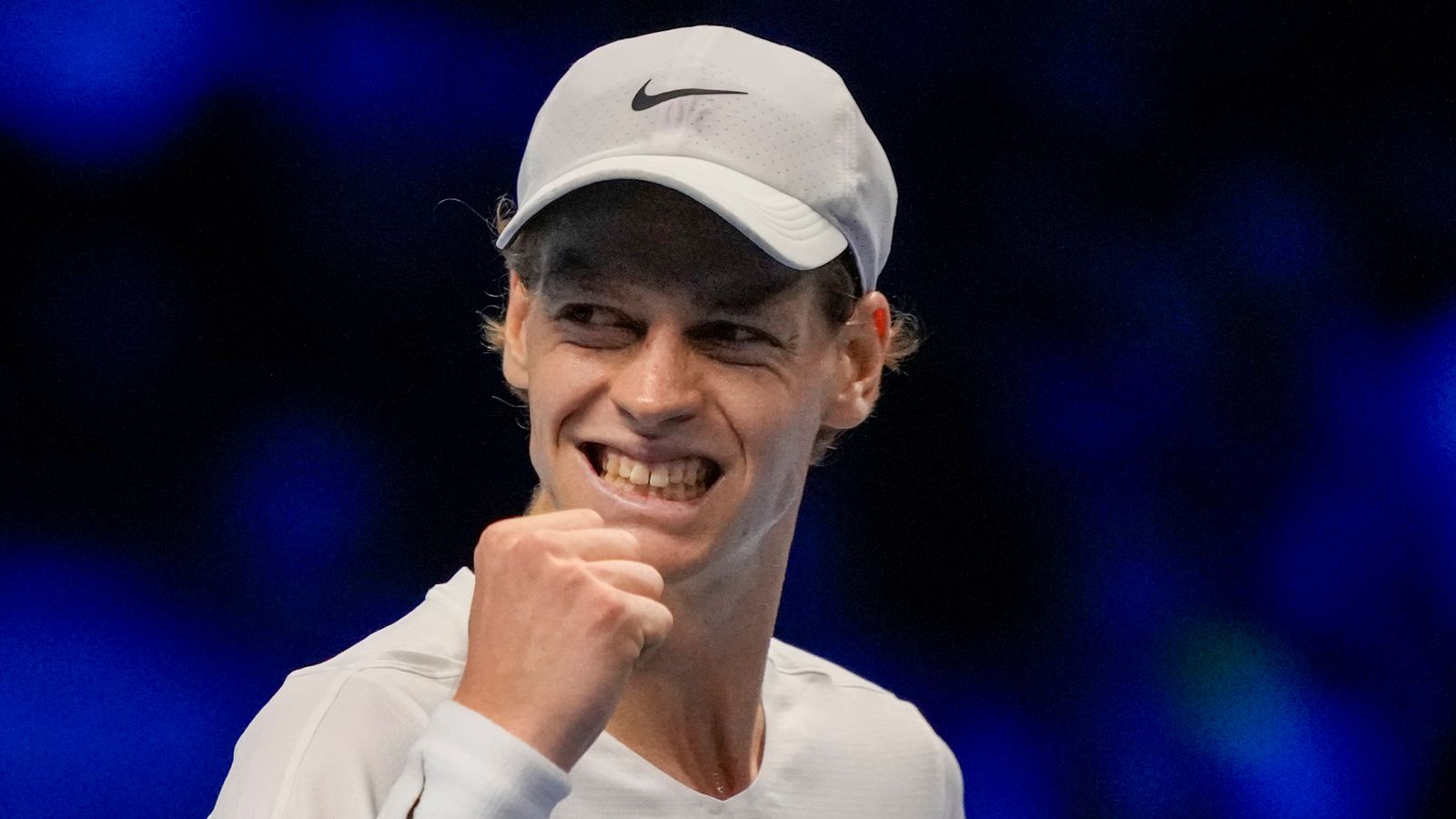 Finali ATP: Jannik Sinner diventa il primo italiano a raggiungere la finale vincendo in tre set su Daniil Medvedev |  Novità sul tennis