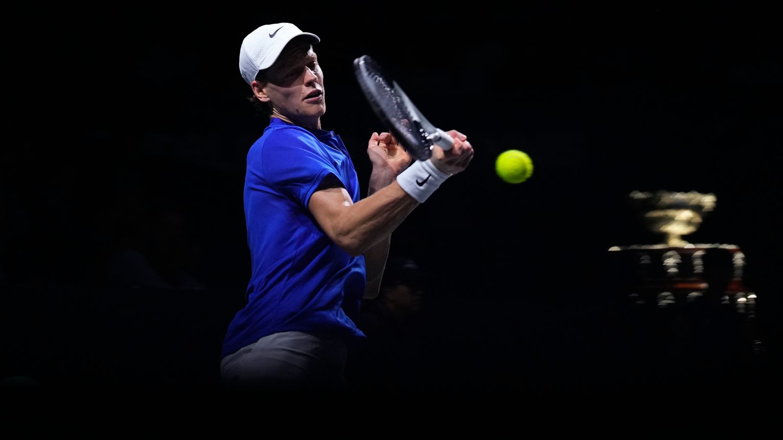Jannik Sinner porta l'Italia a vincere la Coppa Davis per la prima volta in 47 anni dopo aver sconfitto Novak Djokovic in semifinale |  Notizie sul tennis