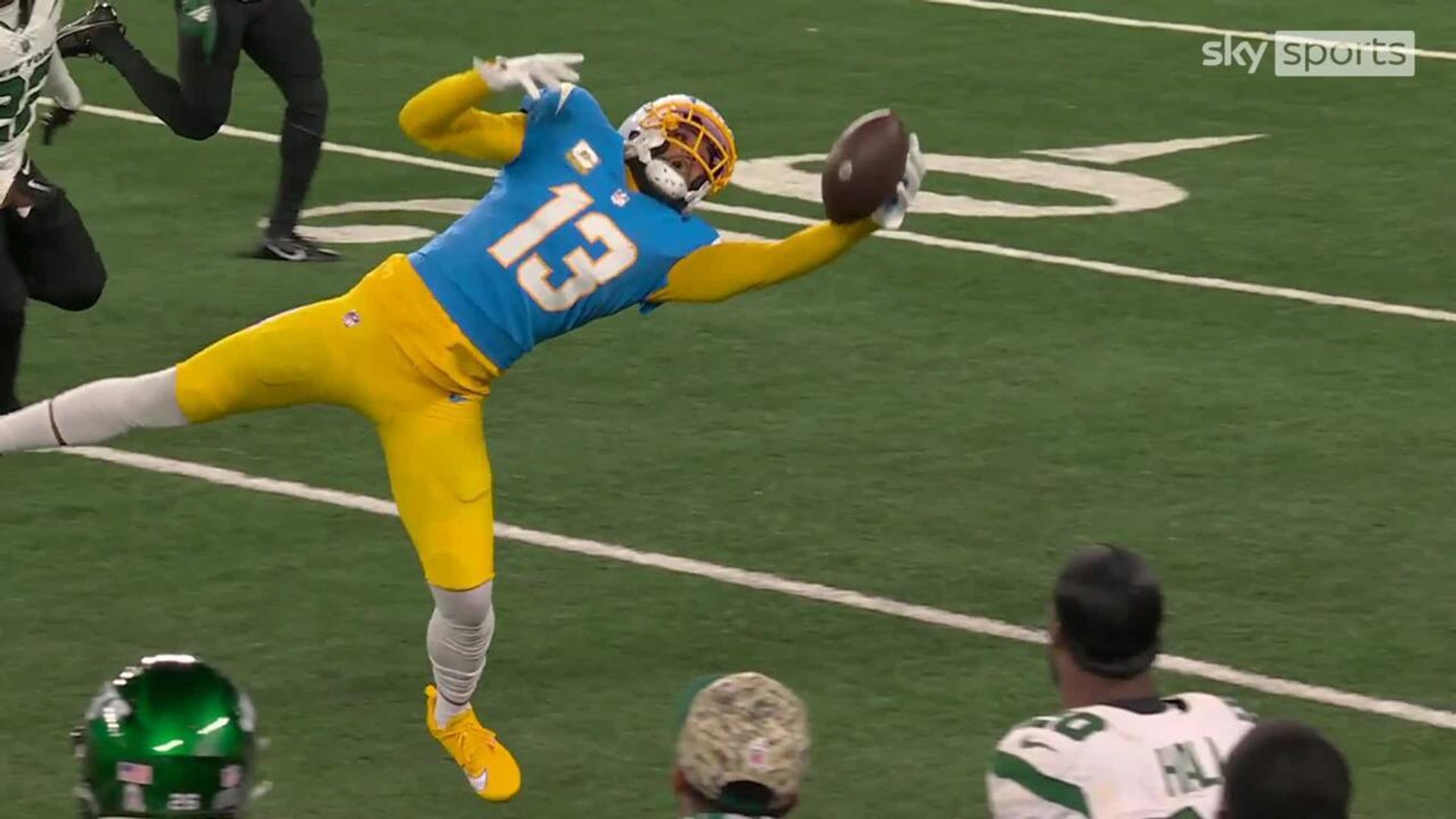 Allen submits bid for catch-of-the-year on spinning grab!