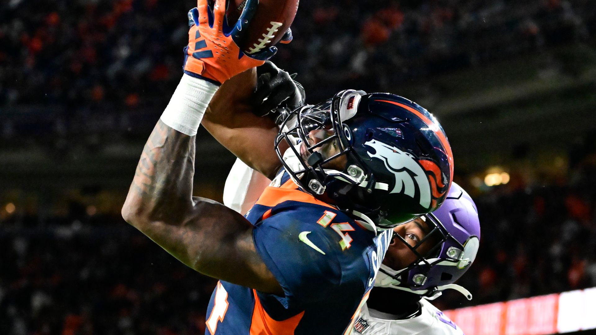 Sutton strikes late as Broncos end Vikings' five-game win streak