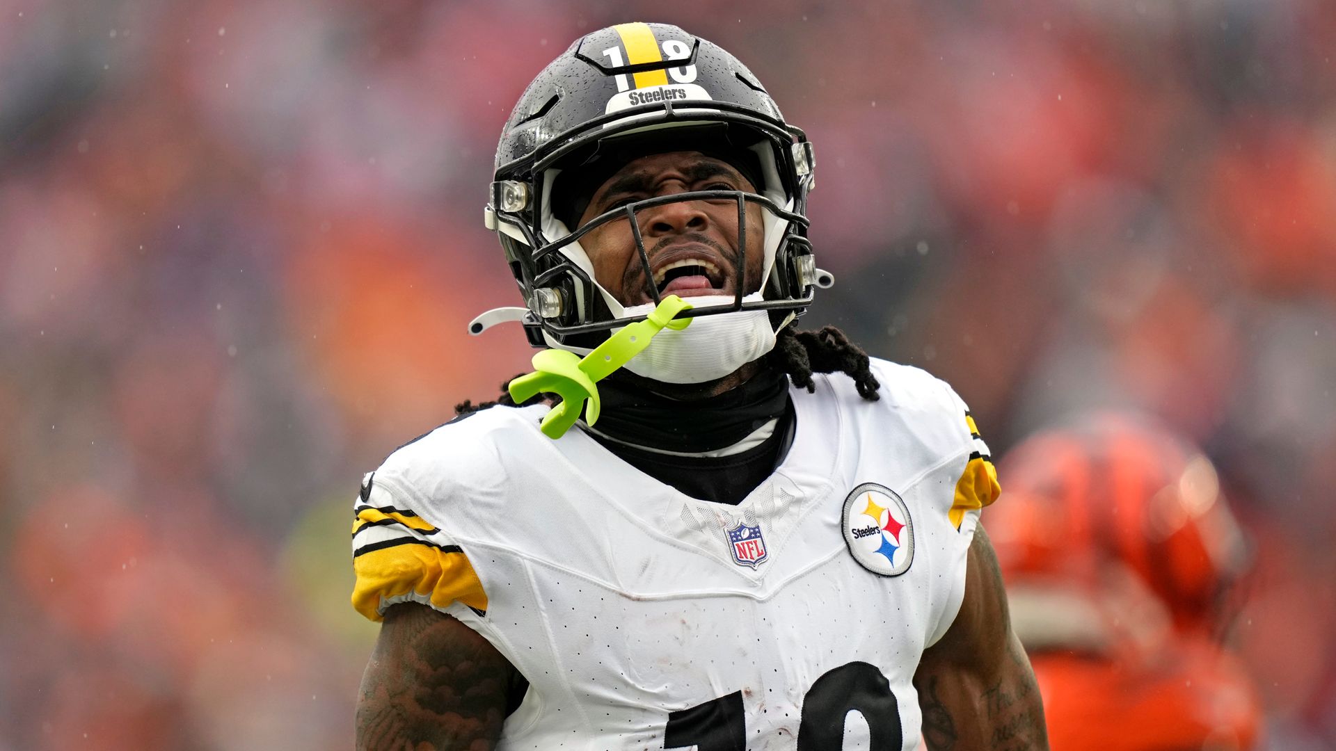 'Fight it out' - How do NFL locker rooms react when a team-mate quits?