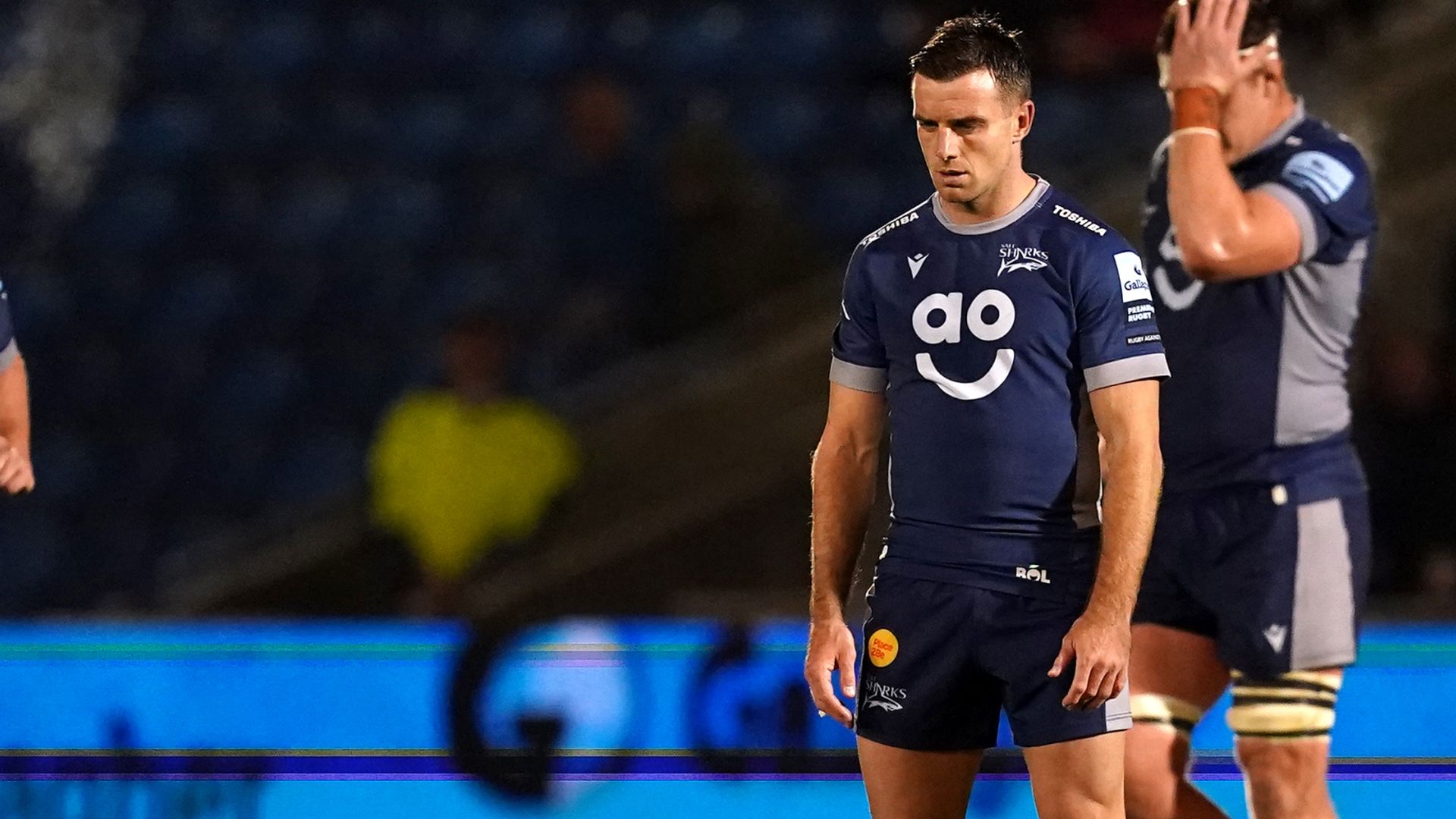 Ford kicks late penalty as Sale extend lead at top of Premiership