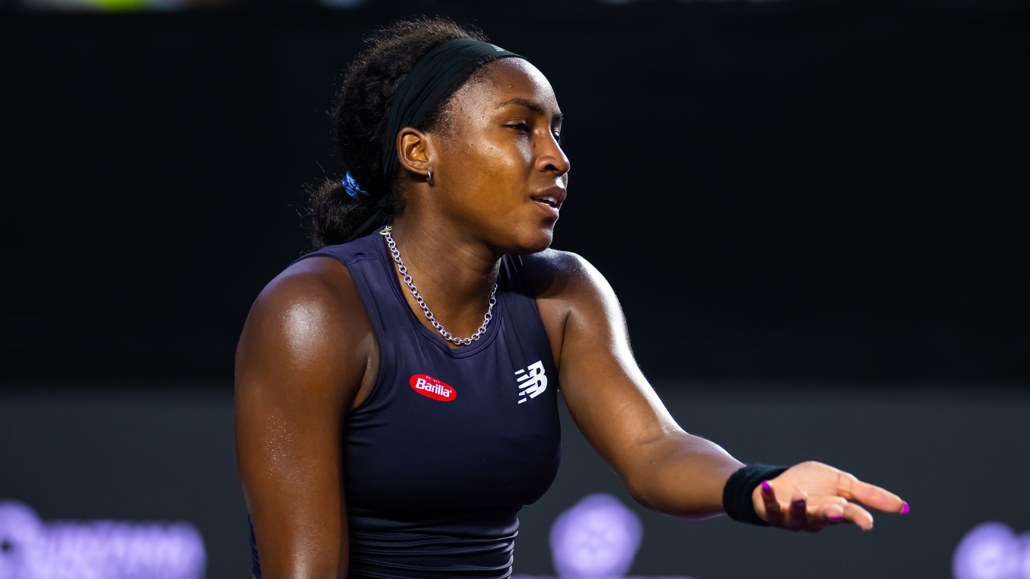 WTA Finals: Iga Swiatek Punishes Coco Gauff Errors To Secure Win | Ons ...