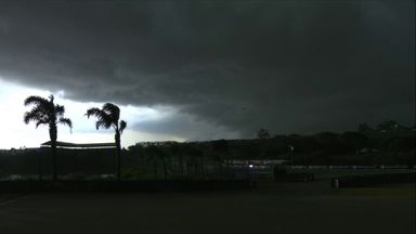 'It's night!' | Darkness falls across Interlagos during qualifying