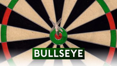 Cross closes in on final with spectacular bullseye finish