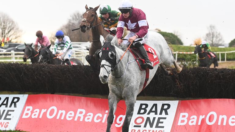 Coko Beach and Danny Gilligan win the Bar One Racing Troytown Handicap Steeplechase